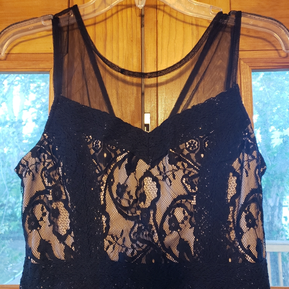 Dress - Picture 2 of 4